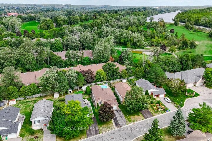 Property Photo:  258 Franmor Drive  ON K9H 7M3 