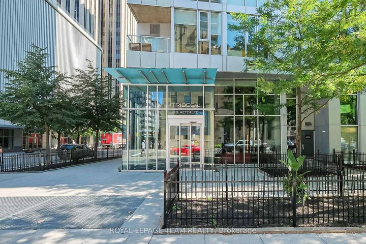Property Photo: 179 Metcalfe Street 2408 ON K2P 1P7