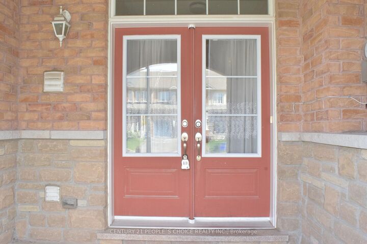 Property Photo:  20 Munch Place  ON L9T 8K6 
