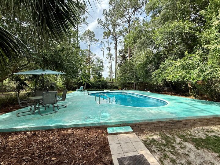 Property Photo:  786 Parkview Cir  GA 31602