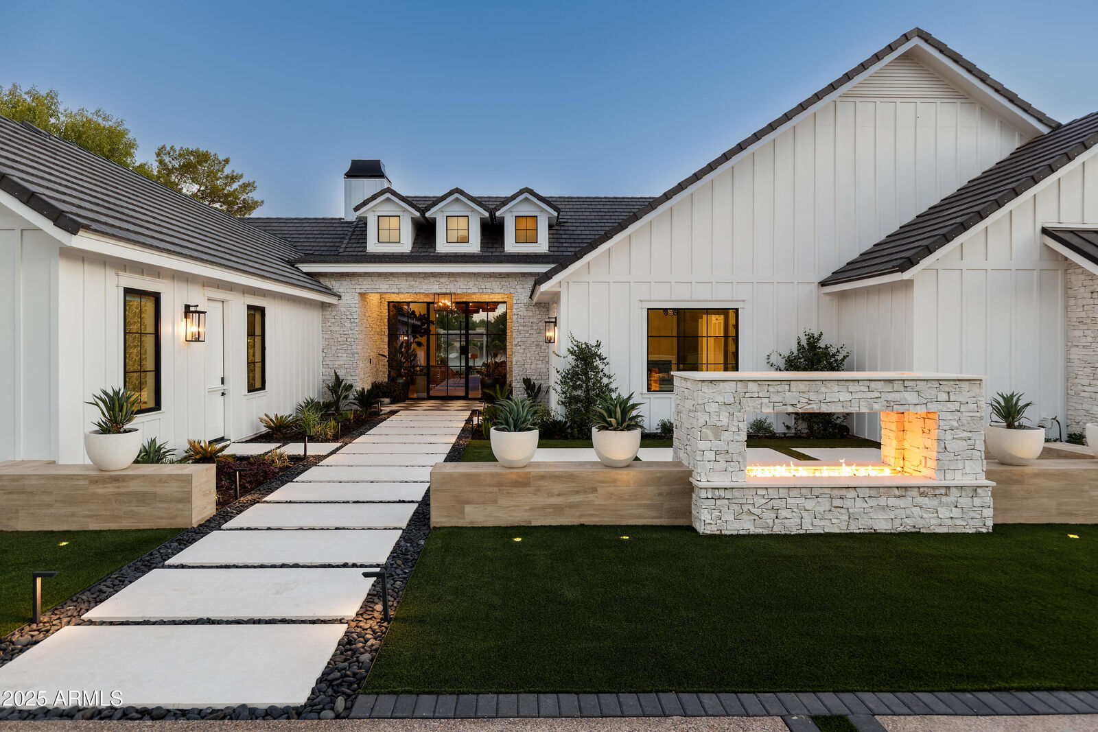 Property Photo:  2007 E Ranch Road  AZ 85284 