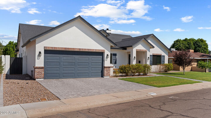 Property Photo: 4833 N 31st Street AZ 85016