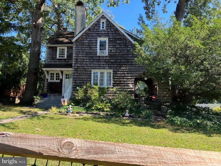 Property Photo:  15 Oakland Road  PA 19008 