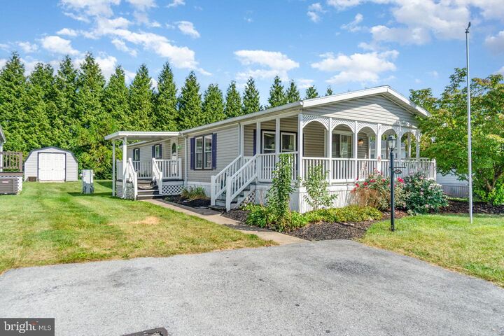 Property Photo: 624 W Cedar Street PA 17078