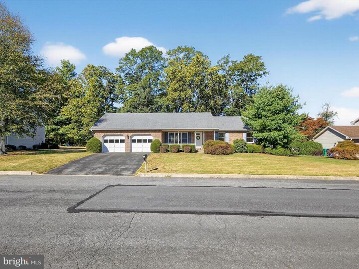 Property Photo: 2096 Ashbury Drive PA 17112