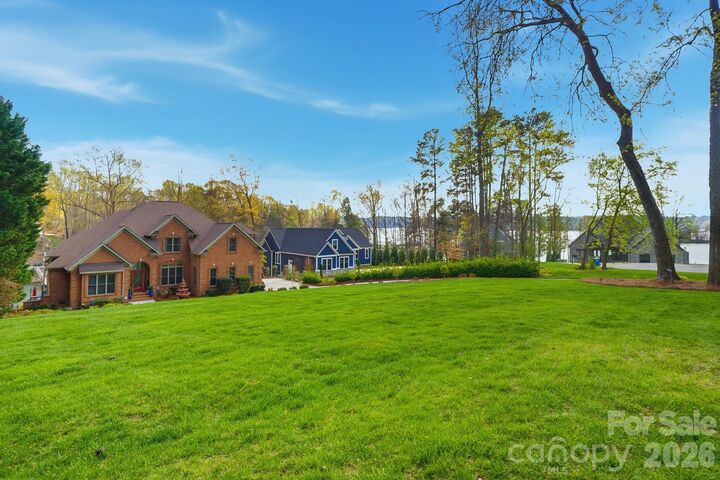 Property Photo: 107 Nautilus Court NC 28166