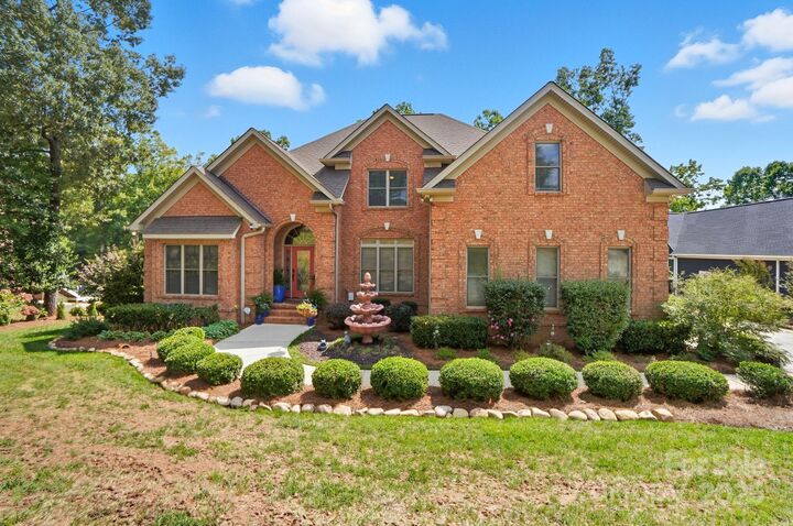 Property Photo:  107 Nautilus Court  NC 28166 