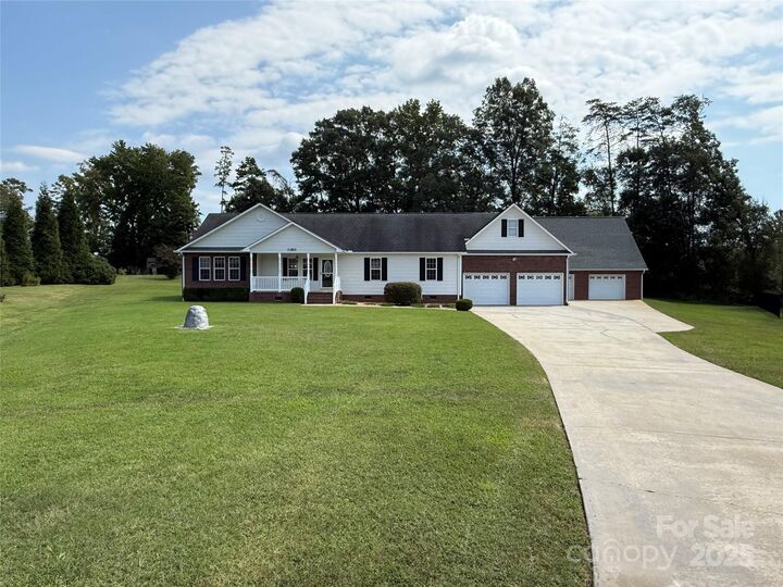 Property Photo:  1180 Grist Mill Run  NC 28146