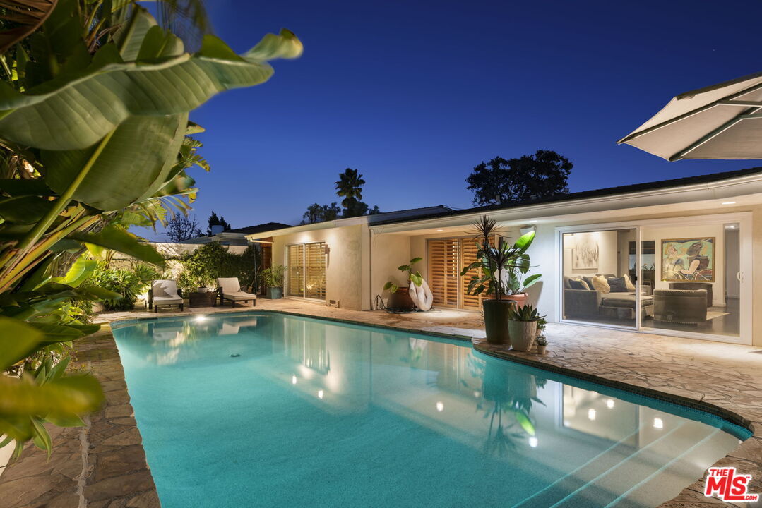 Property Photo:  8405 Edwin Dr  CA 90046 