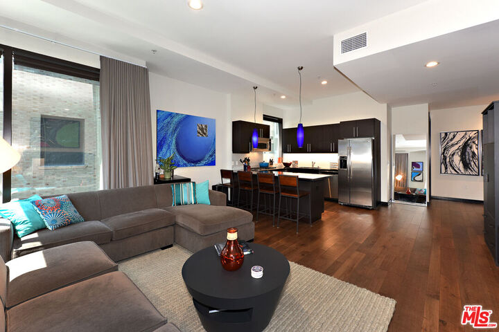Property Photo:  655 S Hope St  CA 90017 