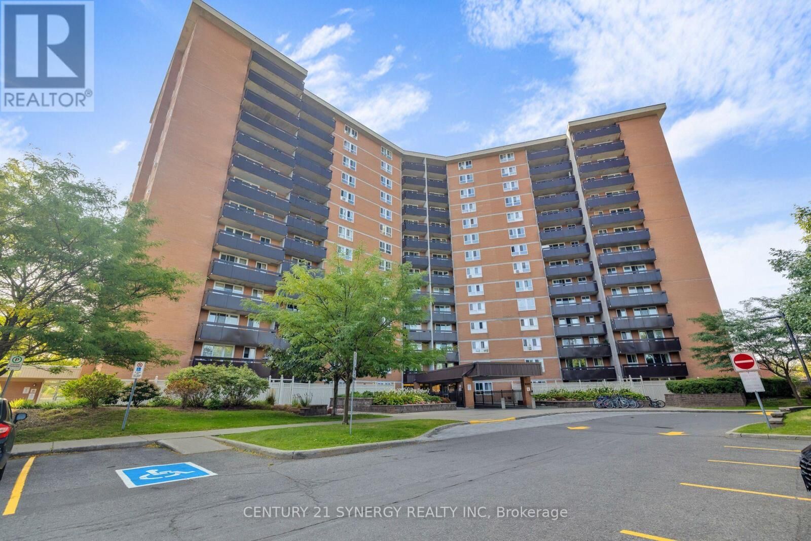 Property Photo:  2000 Jasmine Crescent 412  ON K1J 8K4 