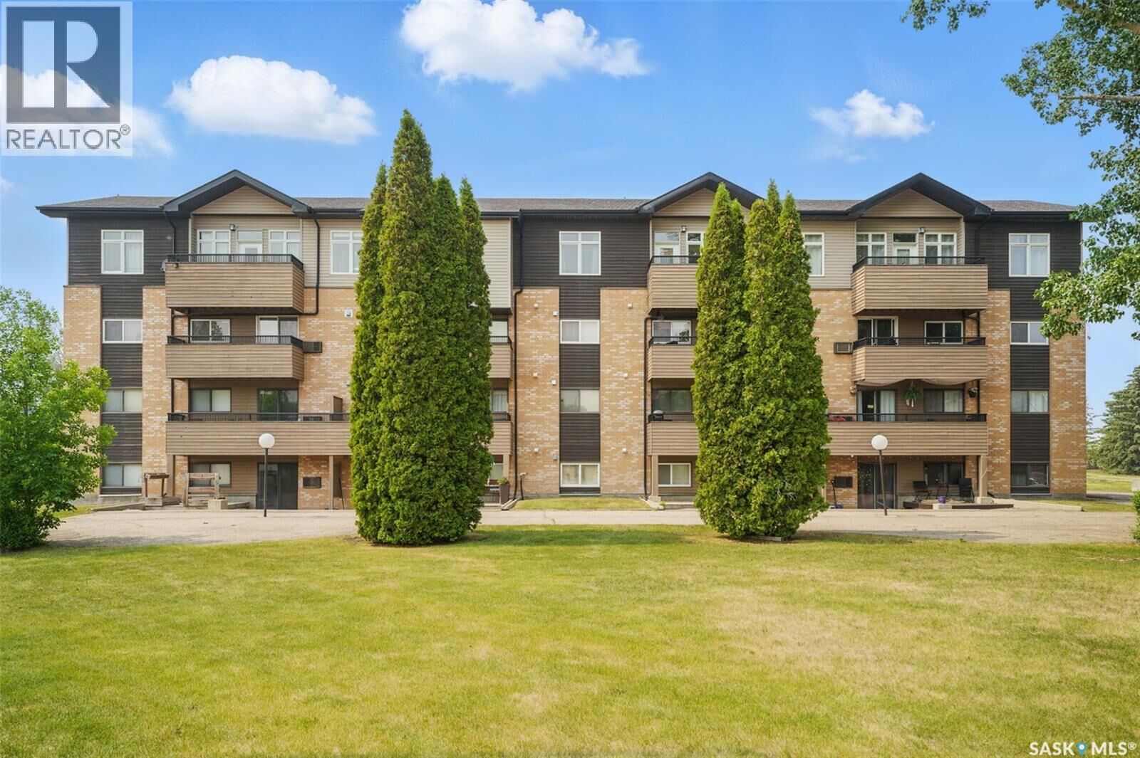 Property Photo: 401 333 Silverwood Road SK S7K 6G1