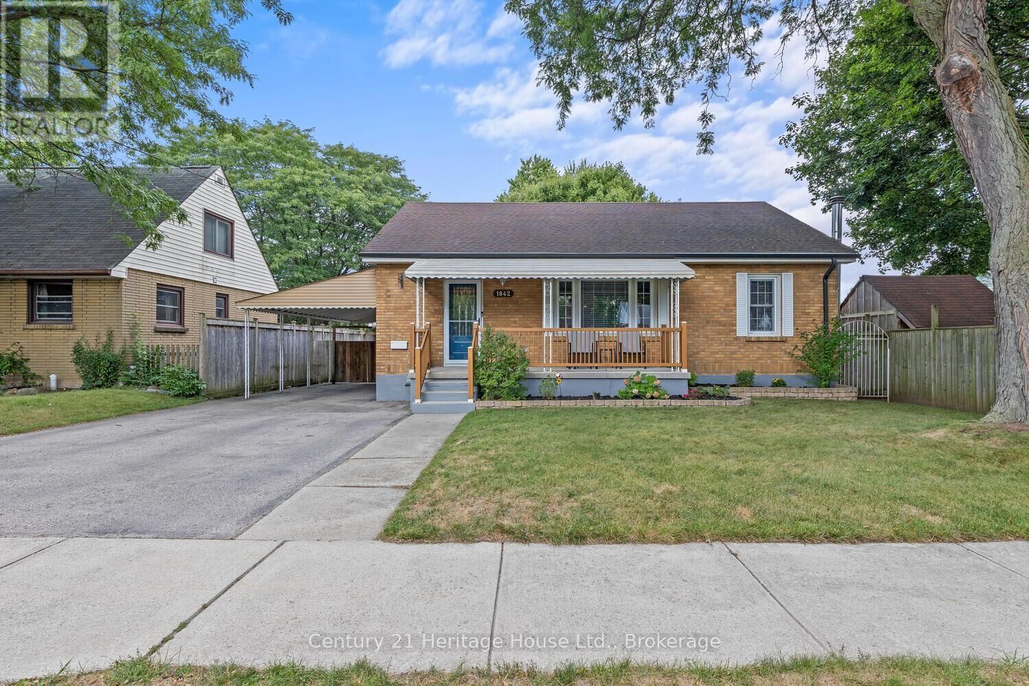 Photo de la propriété: 1842 Churchill Avenue ON N5W 2L5
