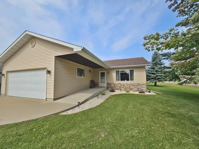 Property Photo:  802 West Roberts Street  WI 54479 