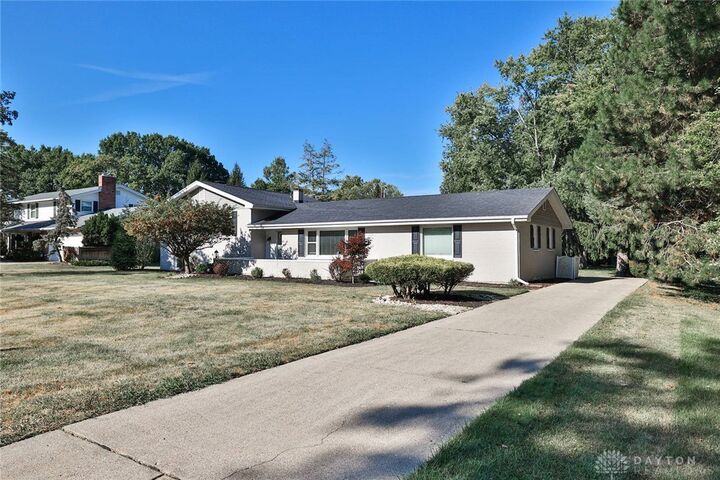 Property Photo: 612 Kenridge Drive OH 45042
