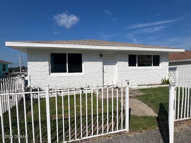 Property Photo: 3822 S Atlantic Avenue FL 32118