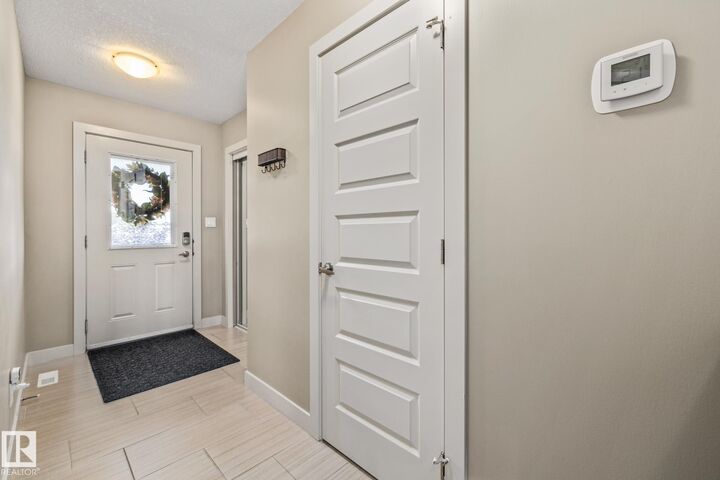 Property Photo:  74 Willow'S End  AB T7Z 0H7 