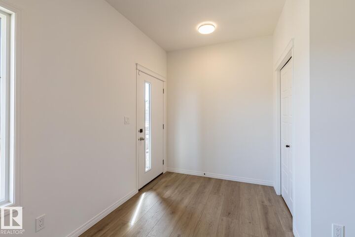 Property Photo:  32 Resplendent Way  AB T8N 8B3 