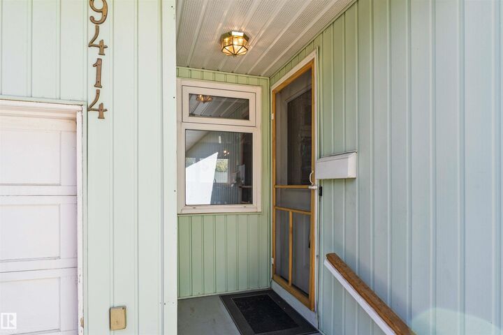 Property Photo:  9414 96 Street  AB T8L 1S6 