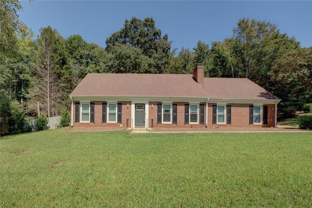 Property Photo: 1828 Brandy Woods Drive SE GA 30013