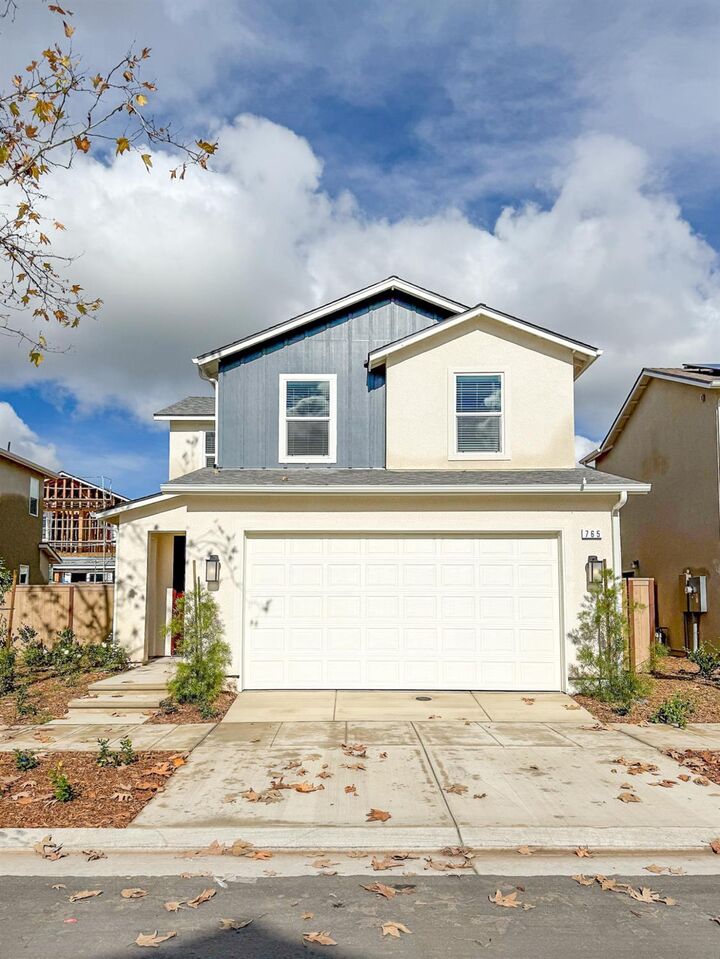 Property Photo:  765 Laina Avenue  CA 93636 