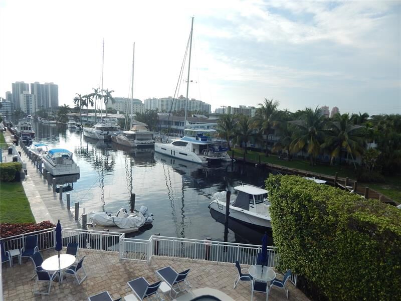 Property Photo: 3220 Bayview Dr 314 FL 33306