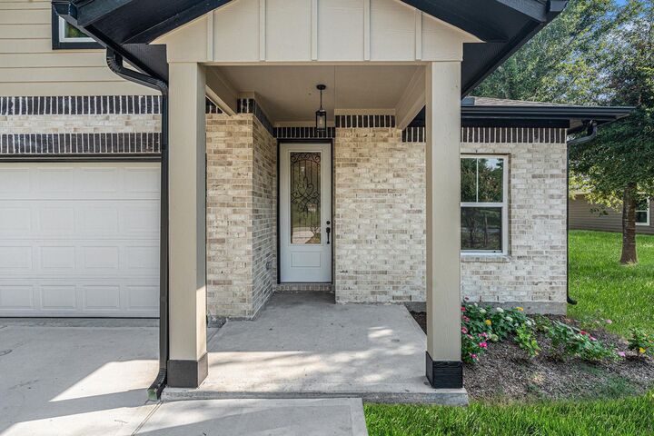 Property Photo:  708 Azalea St  TX 77484 