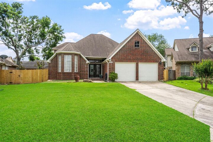 15110 Farndale Drive  Houston TX 77062 photo