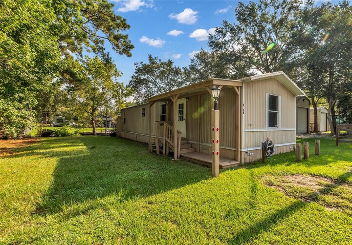 Property Photo: 8598 Waywood TX 77318
