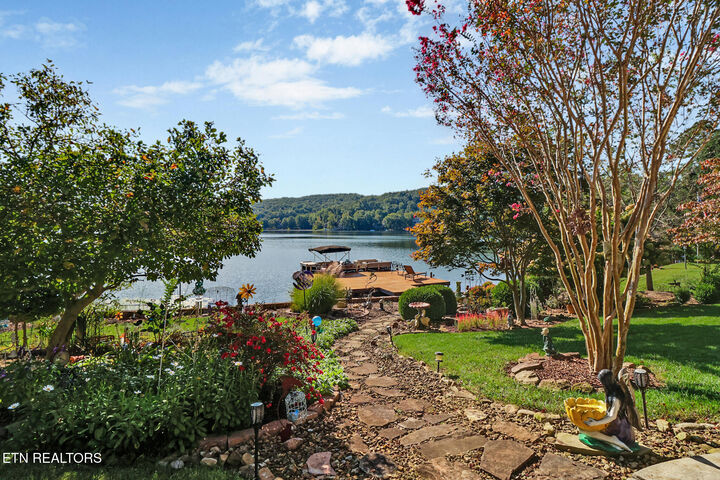 Property Photo: 16 Victoria Way TN 38558