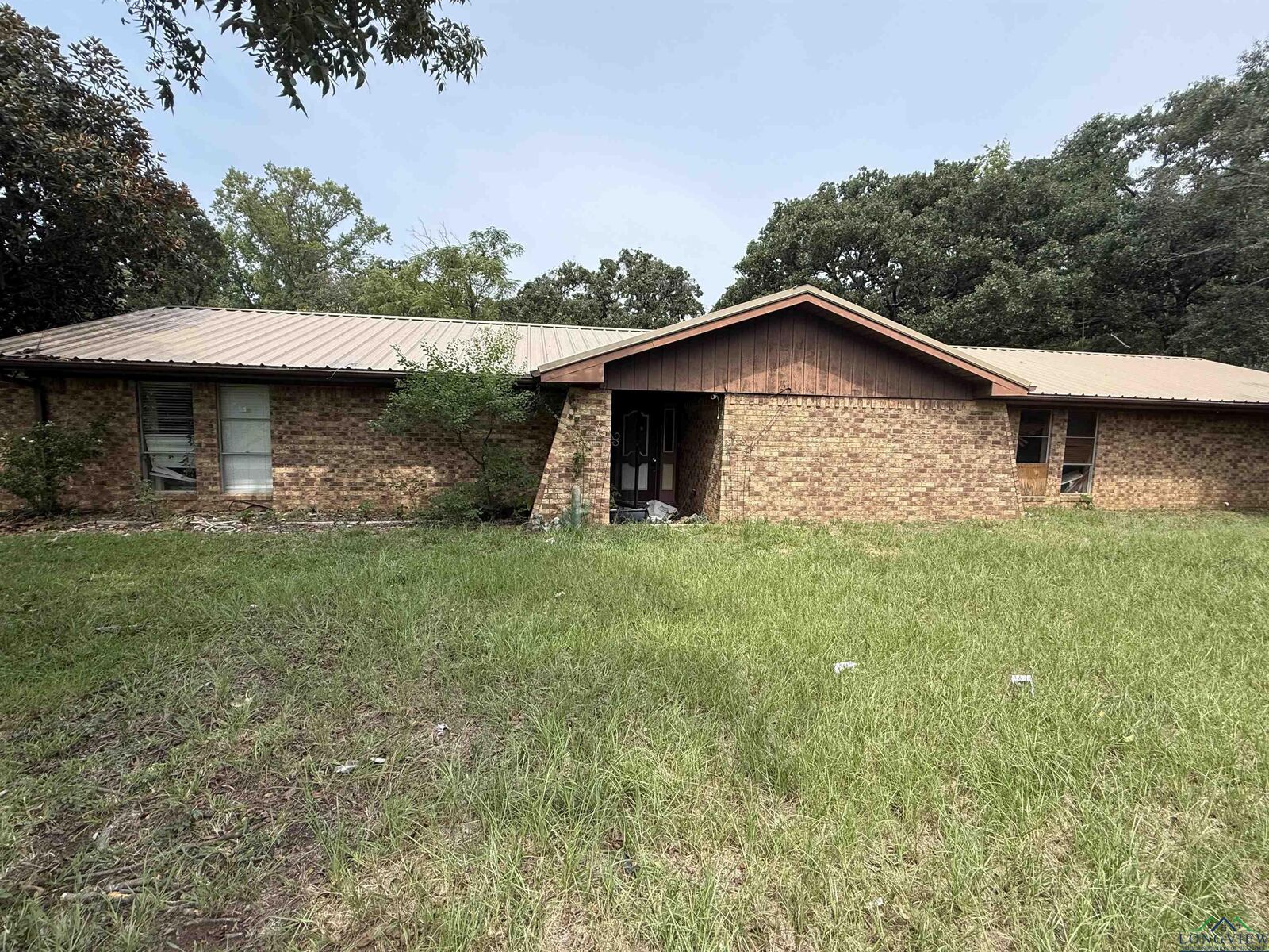 Property Photo: 1407 E State Highway 43 TX 75691