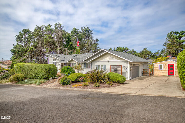 Property Photo: 546 NW 54th Street OR 97365