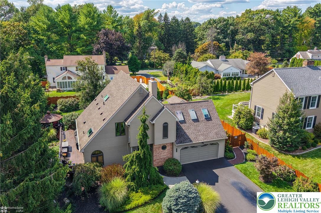 Property Photo:  2821 Center Street  PA 18017 