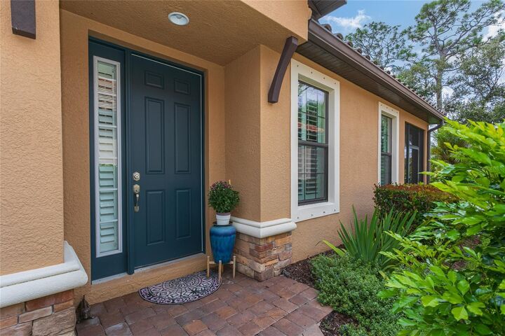 Property Photo: 5517 Sentiero Drive FL 34275