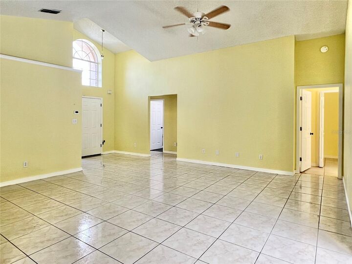 Property Photo: 1773 Tillstream Drive FL 32818
