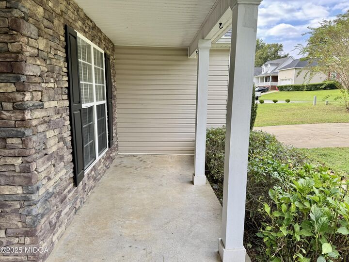 Property Photo:  510 Sugarloaf Drive  GA 31204 
