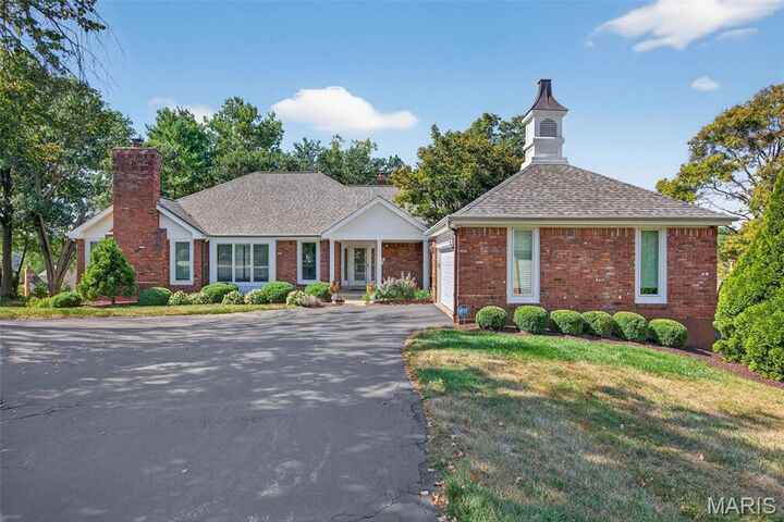 605 Aspen Ridge Court  Chesterfield MO 63017 photo