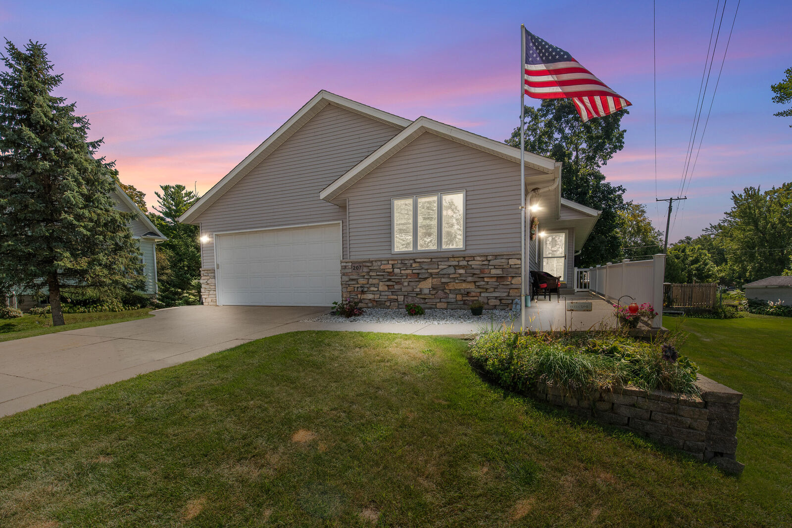 Property Photo:  207 Park St  WI 53091 