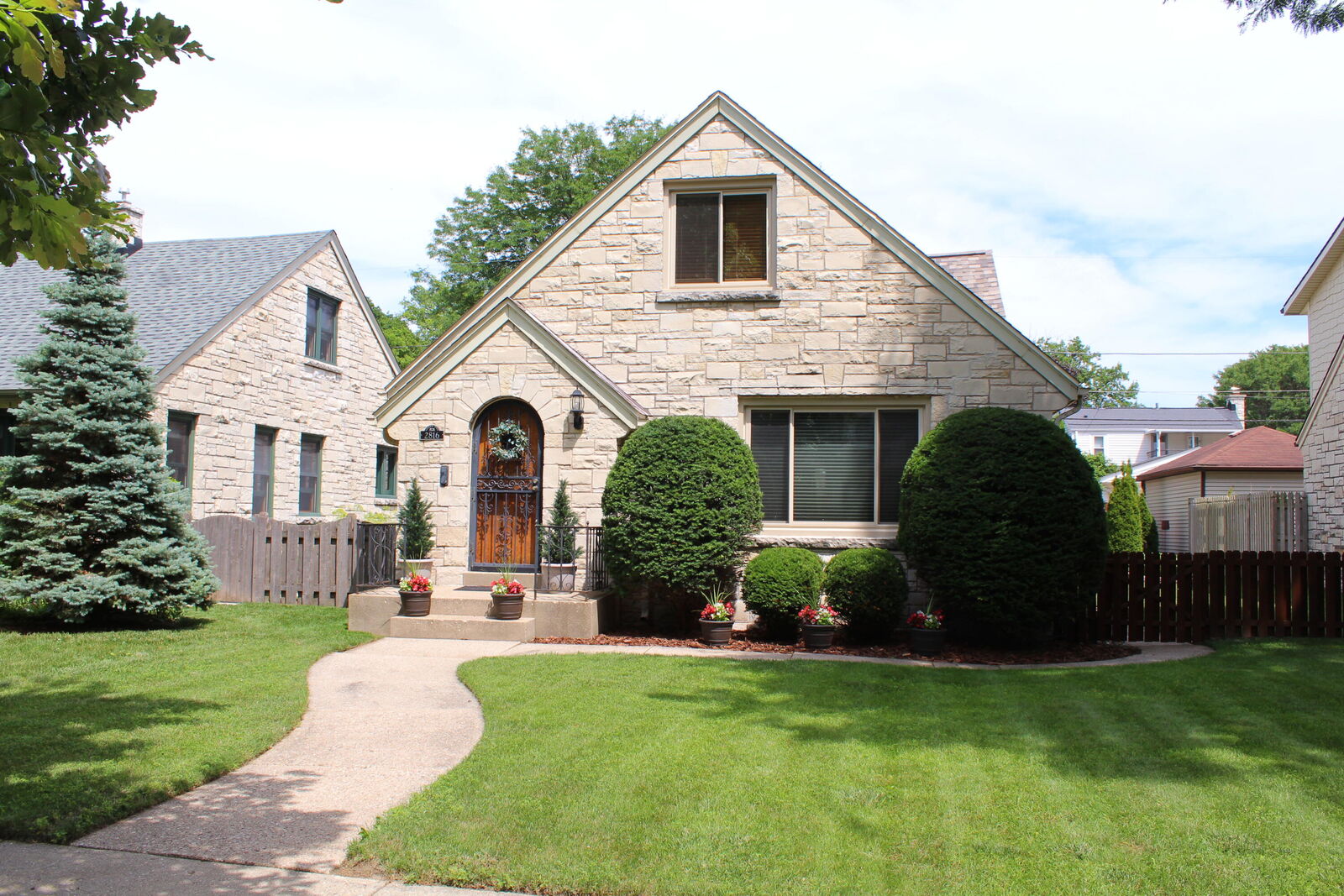 Property Photo: 2816 N 75th St WI 53210