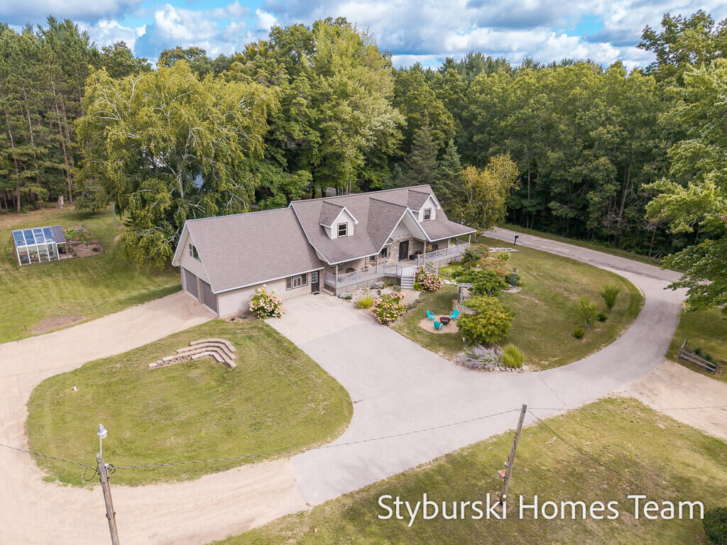 Property Photo:  226 N 176th Avenue  MI 49459 