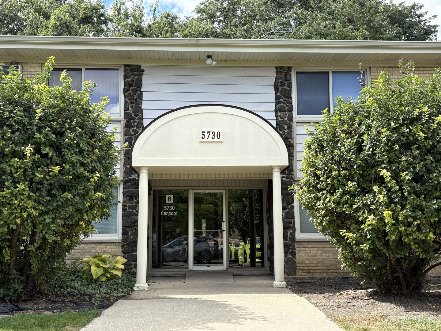 Property Photo: 5730 Concord Lane 3 IL 60514
