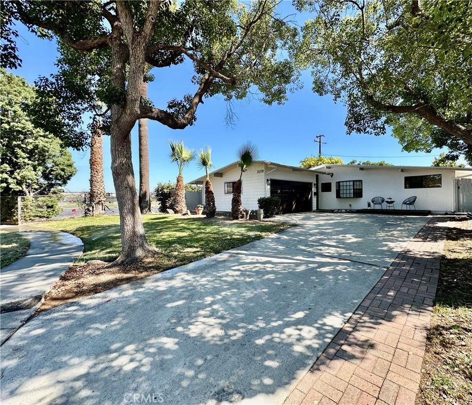 Property Photo:  2018 E Glenwood Avenue  CA 92831 