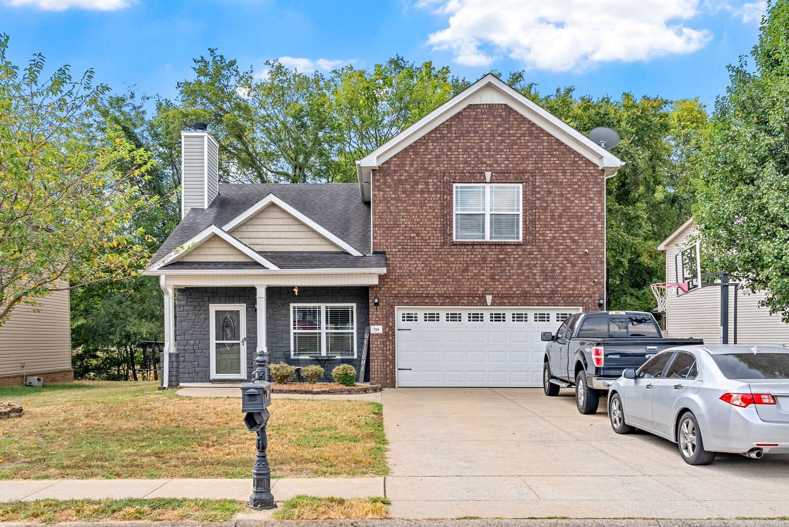 Property Photo:  706 Cavalier Dr  TN 37040 