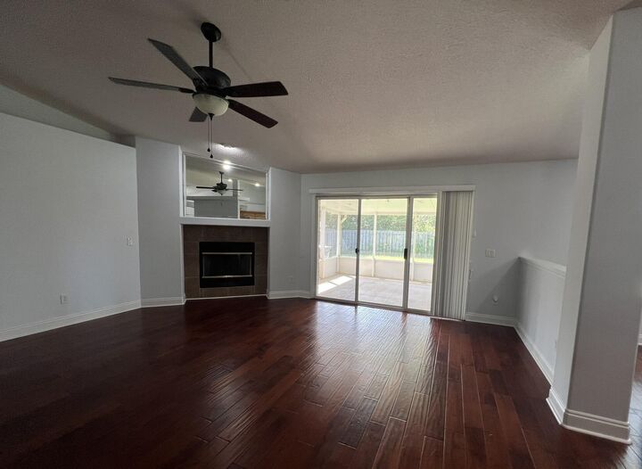 Property Photo: 7013 Leisure Street FL 32566