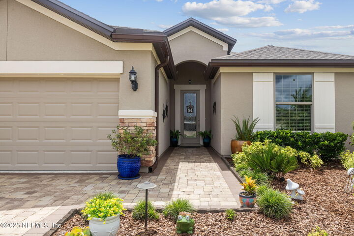 Property Photo:  82 Bent Lake Court  FL 32095