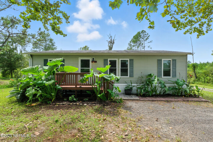 Property Photo:  44586 Maplewood Court  FL 32011 