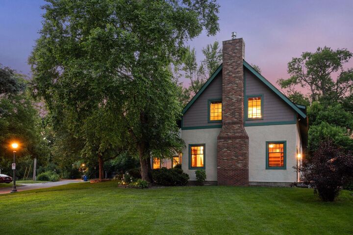 Property Photo:  1407 Midway Parkway  MN 55108 
