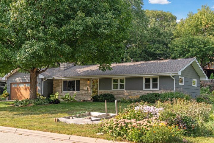 Property Photo:  4850 Dona Lane  MN 55422 