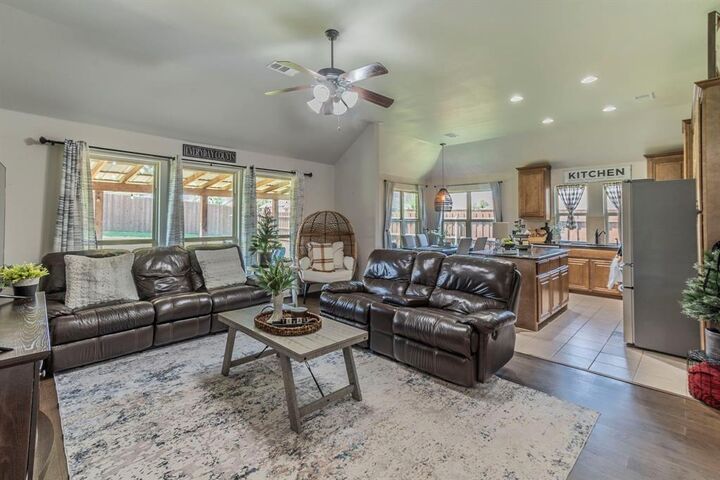 Property Photo:  1104 Longhorn Drive  TX 76227 