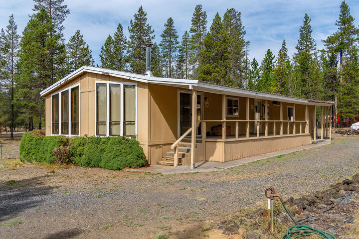 Property Photo:  52128 Stearns Road  OR 97739 